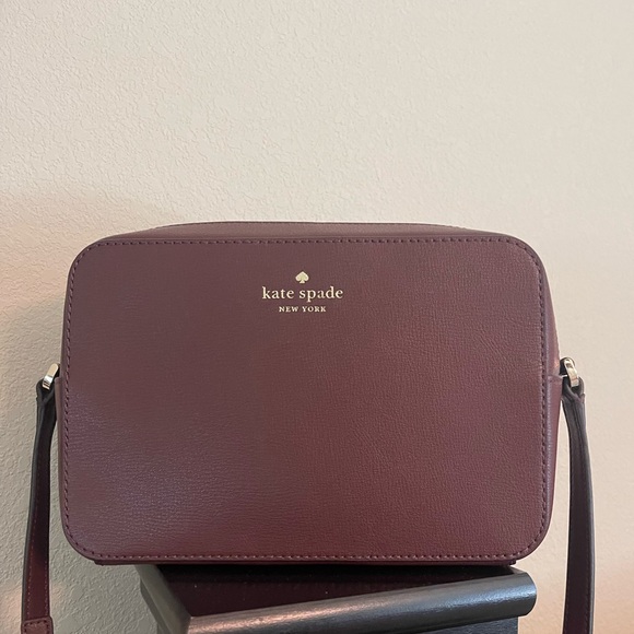 Kate spade crossbody color cherrywood - Picture 1 of 3